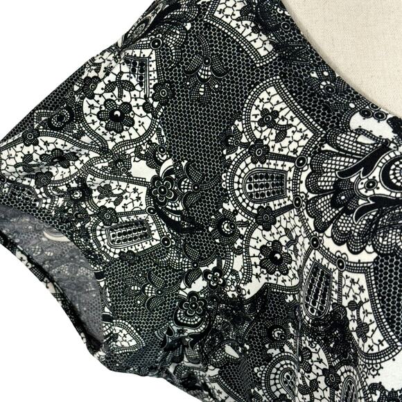 Worthington X-Large Top Geometric Scoop Neck Puff Cap Sleeves Stretch Pleated - Picture 3 of 8